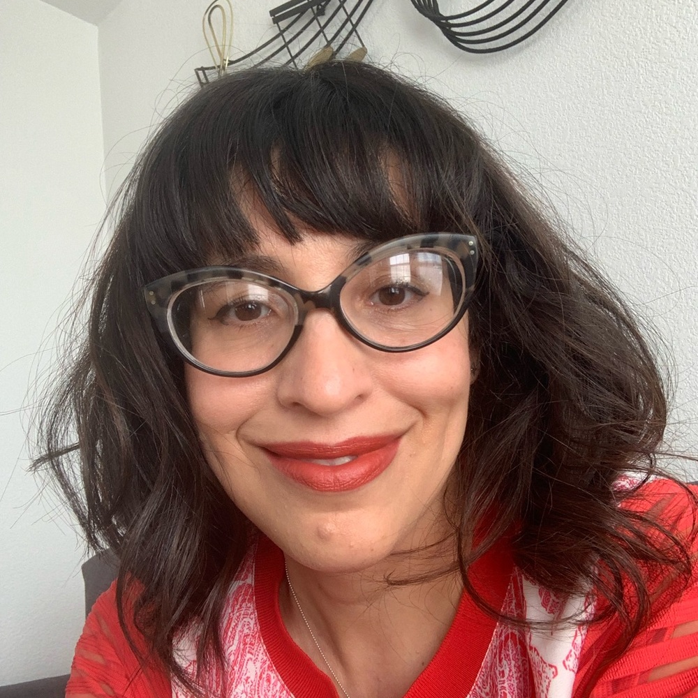 Meet your Posher, Claudia